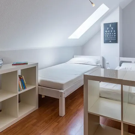 Apartment Haus Malaga 4 *